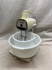 Vintage Sunbeam Vista Deluxe Mixmaster 12 Speed with Mixers + two org. Bowls