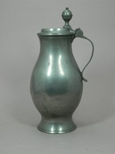 Krug aus Zinn H&ouml;he 26 cm Zinnkrug Henkelkrug Pewter Marken 1. H&auml;lfte 19. Jhd.