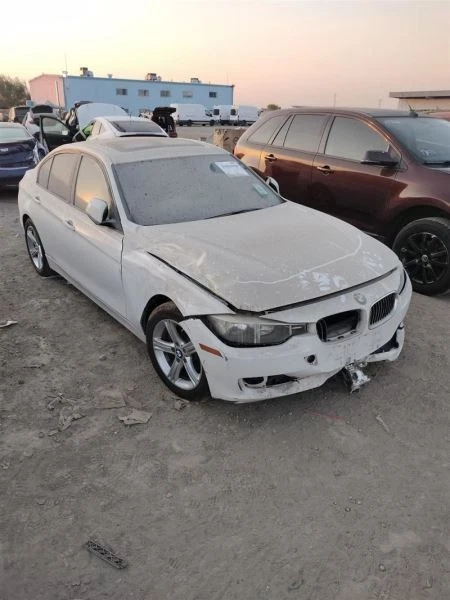 BLK RIGHT FRONT DOOR TRIM PANEL 51 41 7 279 208 2012 BMW 328I Foto 3 de 4