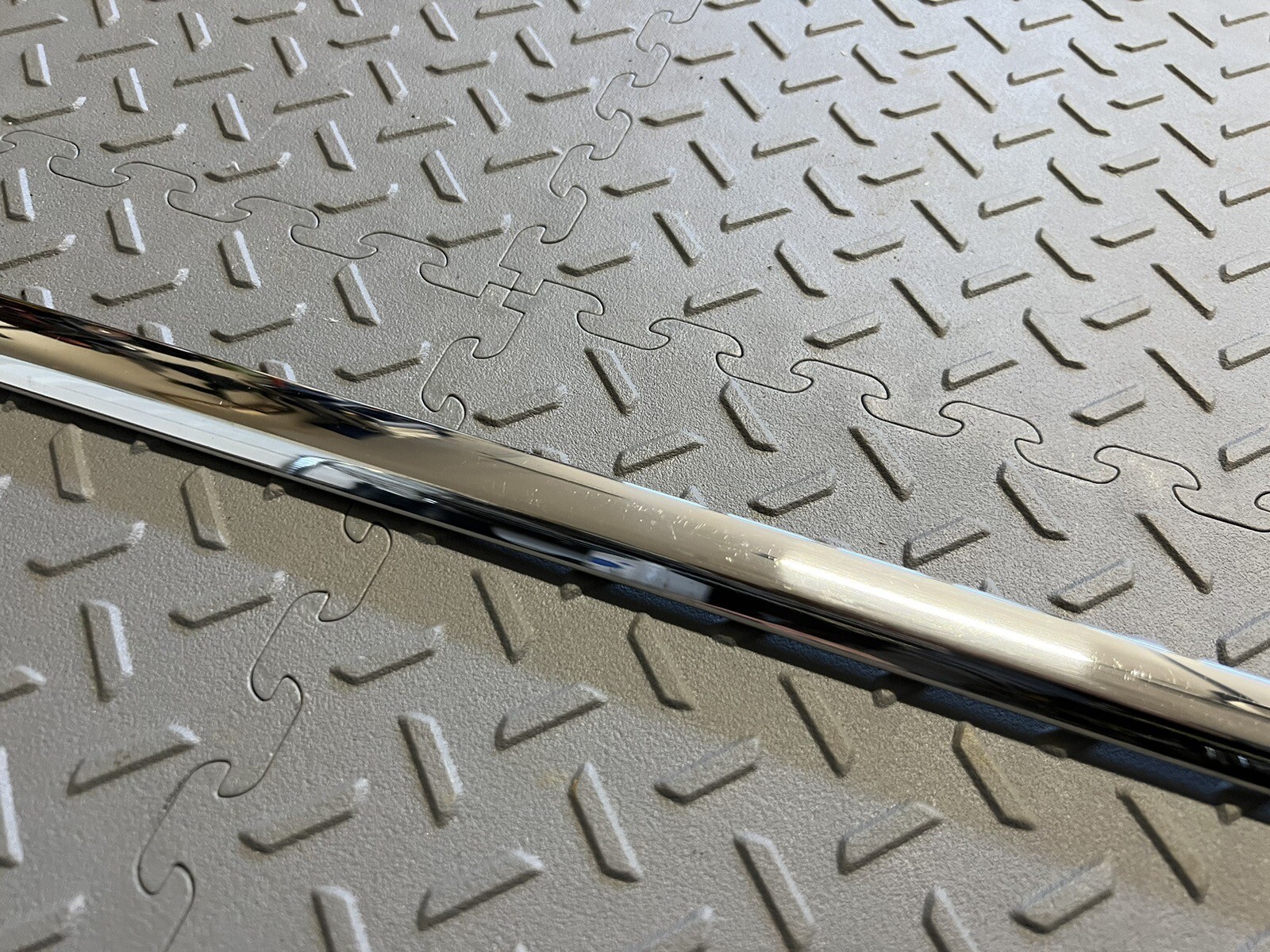 2011-2018 BENTLEY CONTINENTAL LEFT DOOR WAISTLINE CHROME TRIM STRIP 3W7853767C