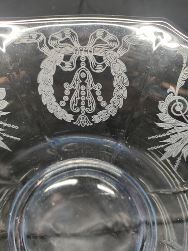 Cambridge Glass #738 Urn & Wreath Moonlight Blue Console Bowl With UV Glow - Picture 7 of 9
