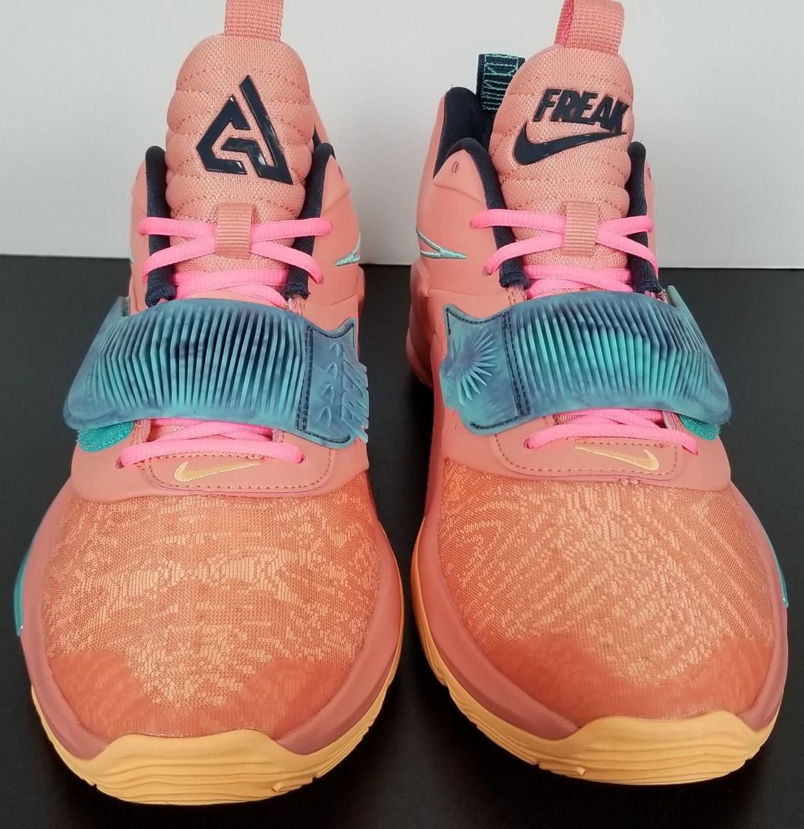 NIKE ZOOM FREAK 3 STAY FREAKY BASKETBALL SHOES ORANGE RARE DA0694