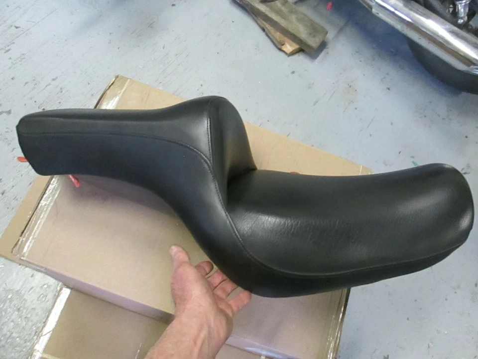 Vulcan 88 SE 1987-1990 VN1500 B montaje de doble asiento 53001-1517 Foto 3 de 4