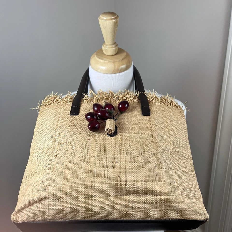 Bolso de Paja Cluster de Cerezas Cole Haan Correa de Cuero Cereza 12x10 Foto 2 de 4