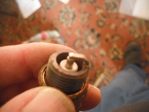 Champion 6 COM . Vintage Spark Plug . Vintage Tractor ETC New old stock - Picture 2 of 3