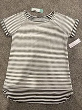 NWT Women Black And White Top Sz S Hem Knit Top