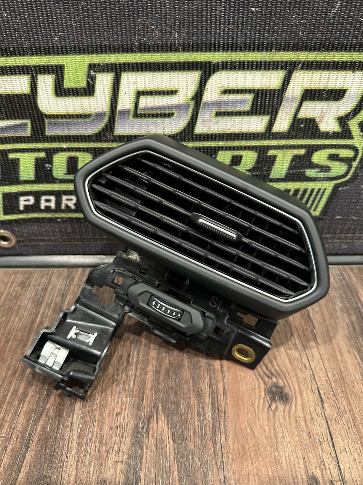 2018-2024 LAMBORGHINI URUS DASH DASHBOARD LEFT AIR VENT OEM