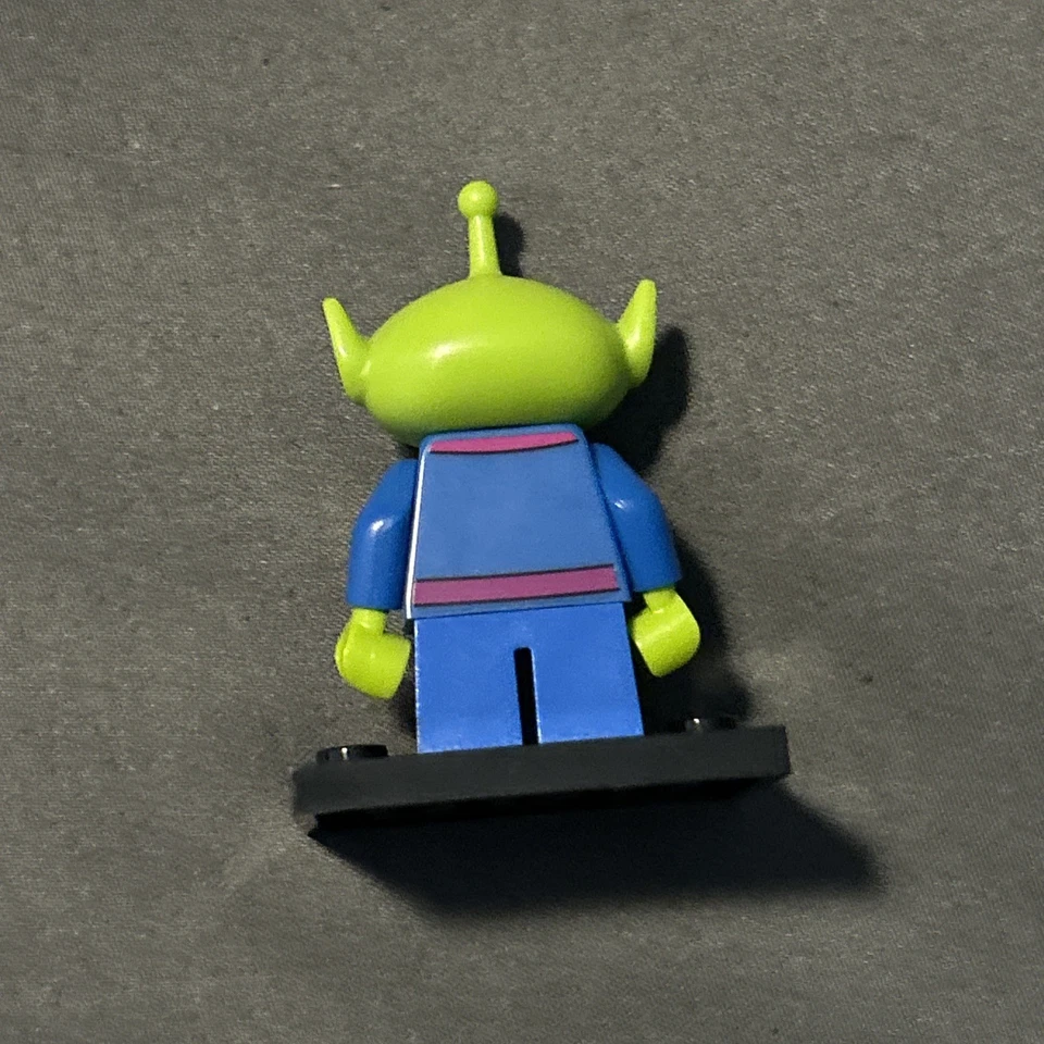 LEGO Alien Minifigura Serie Disney 71012 Toy Story Pizza Planet Foto 2 de 2