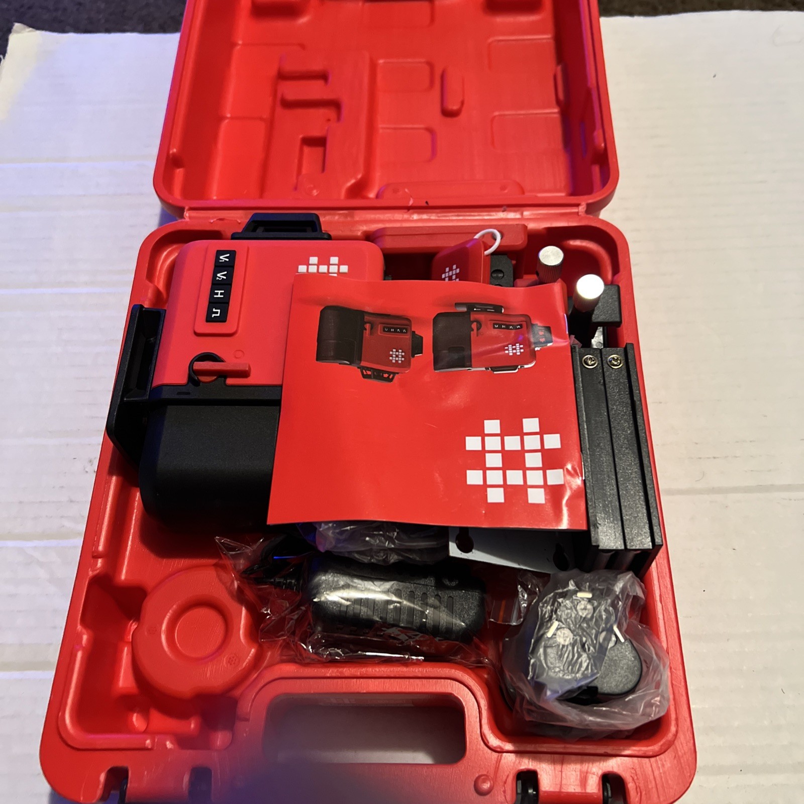 SHIJING Laser Level Kit, Cross Line Laser (Model 7859G) Brand New