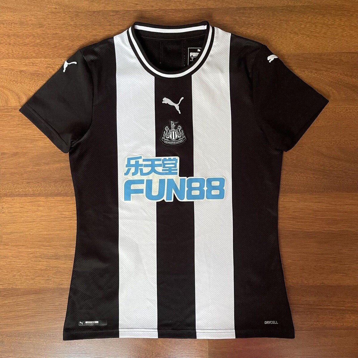 NEWCASTLE PUMA 2019/2020 FOOTBALL SOCCER HOME WOMENS JERSEY SIZE