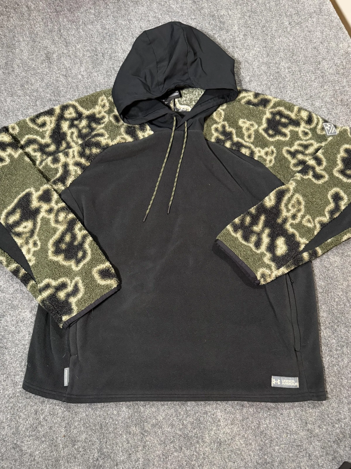 Under Armour Hoodie Mens XL Black Camouflage Polartec Fleece Pullover Thermal