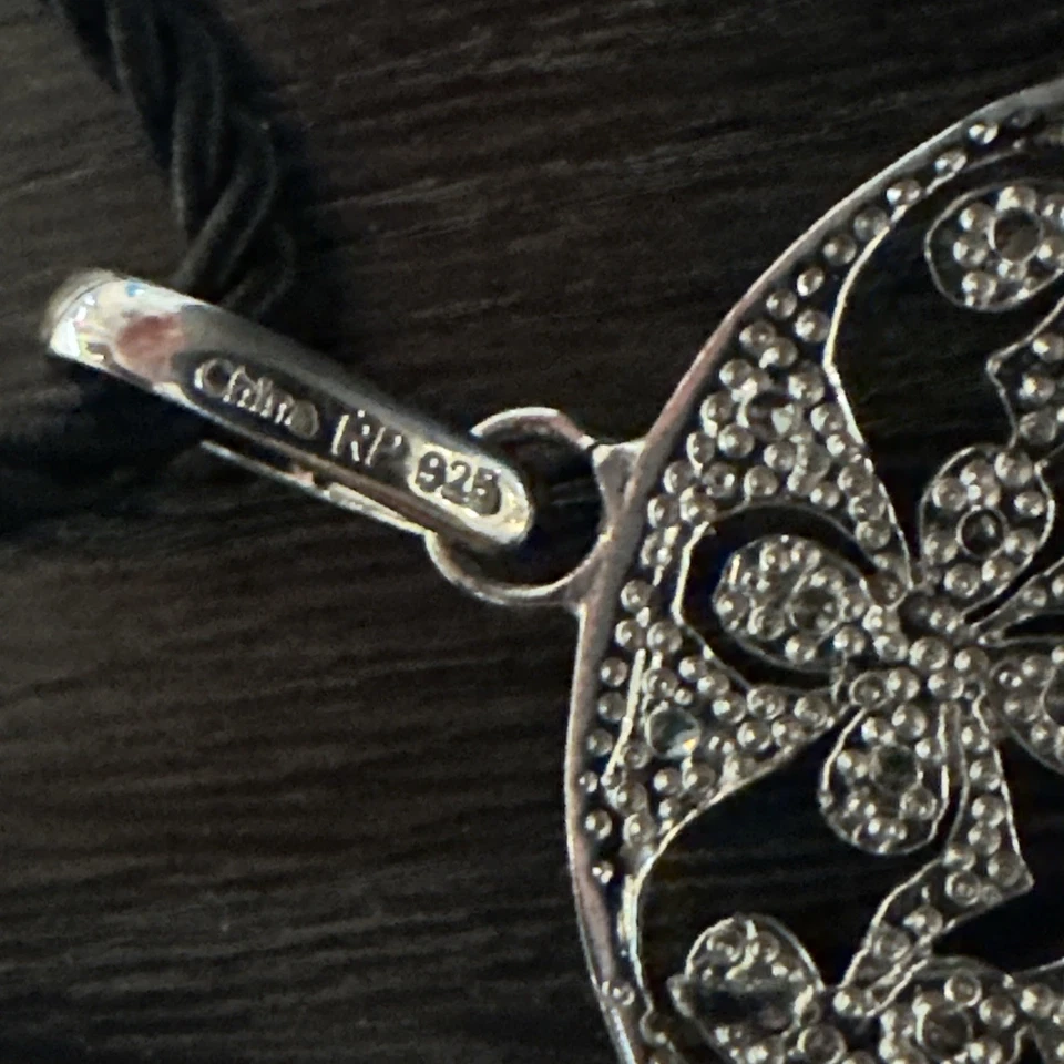  Collar de cadena con colgante de circonita cúbica flor pavé de plata de ley 925  Foto 3 de 4