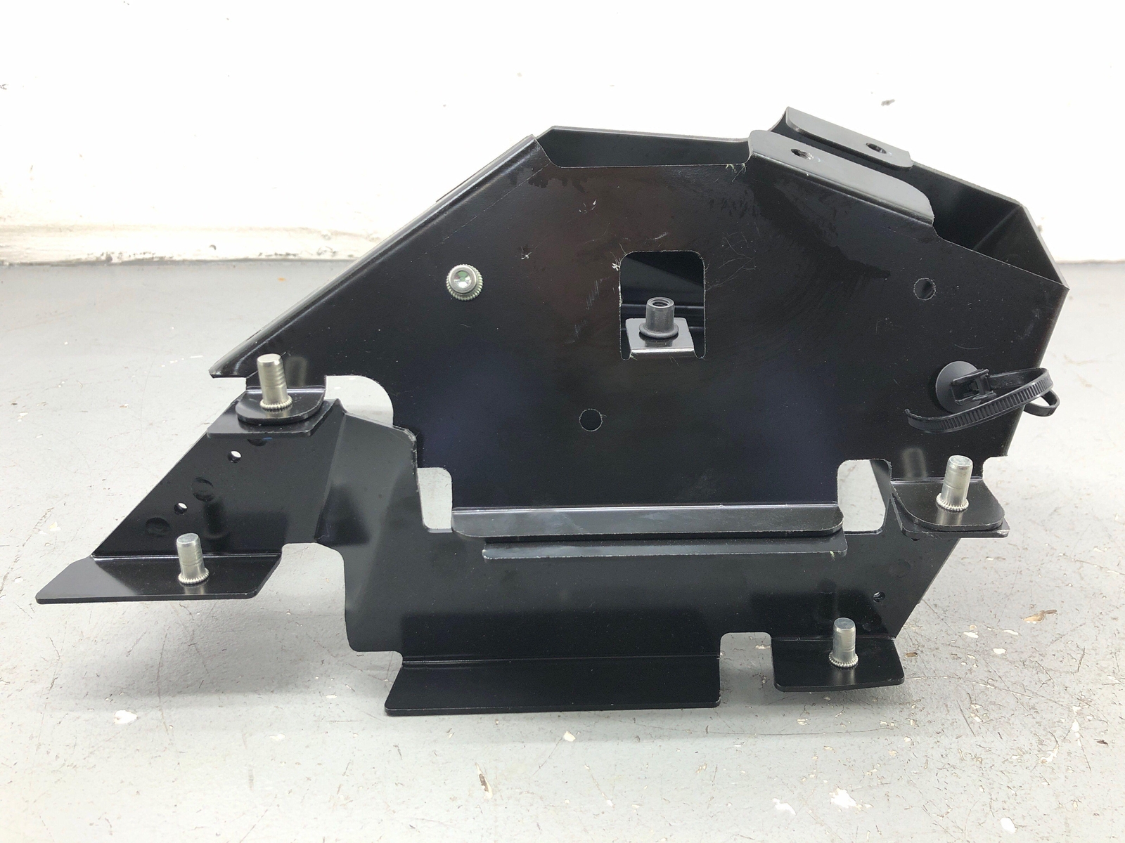 2020-2023 MCLAREN GT FRONT RIGHT FOOT REST OUTER BRACKET 11N0893CP OEM 2021 2022