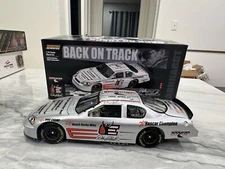 Dale Earnhardt 2006 Back On Track Hall Of Fame Nascar 1/24 Diecast Action Chevy 