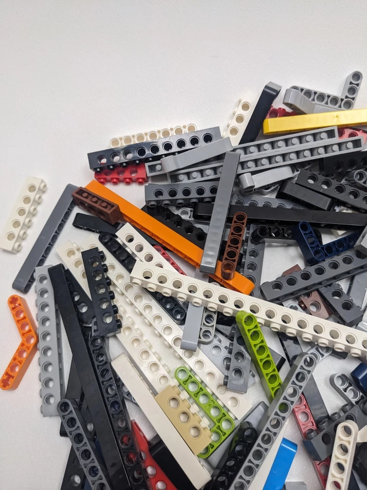 175pcs LEGO TECHNIC Studed Bricks & Liftarms Mix Bulk Lot 1x3 1x4 1x6 1x8 1x10+ - Image 3 of 4