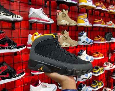 retro 9 yellow
