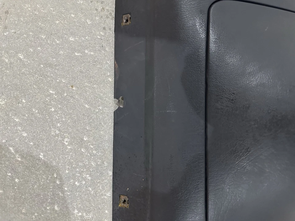 98-04 Chevrolet S-10 Blazer GMC Sonoma columna de dirección rodillera refuerzo OEM Foto 3 de 4