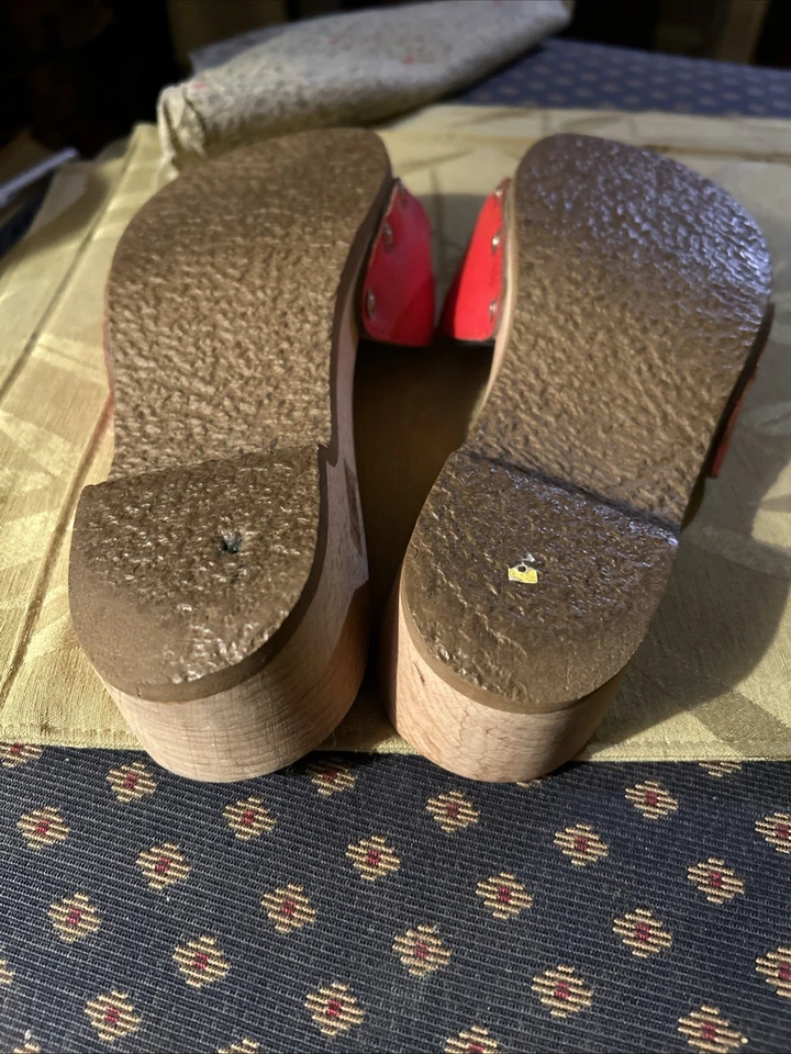 Dr Scholls Vtg Red Leather/Wood Sandals Sz 7 Womens Slip On Made In Austria Wear - Image 3 of 4