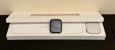 Used Apple Watch Series 7 45mm GPS with Unused Sport Band - Starlight