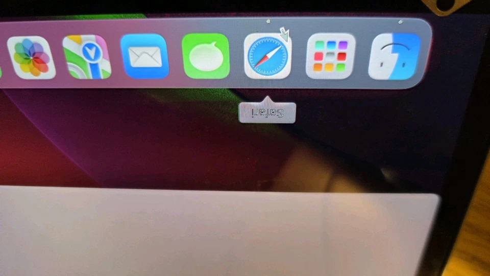 Discoloured Faulty - Genuine Macbook Pro 15.4" A1707 2016/17 Screen LCD - Image 3 of 4