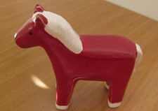 Vintage Schweden Pferd – Keramik rot-weiß – ca. 7 cm hoch, 7 cm breit