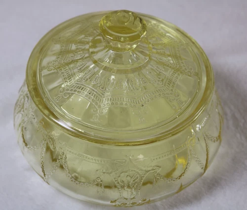 Anchor Hocking Depression Yellow Cameo/Ballerina 5-3/4” Covered Candy Dish