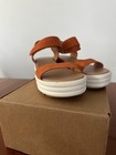 Sandalia para mujer Sorel Cameron de cuero plano, gamuza naranja quemado EE. UU. 7 UE 38