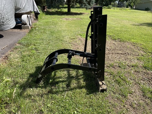 Titan Attachments Pallet Fork Mounted Adjustable Grapple Attachment