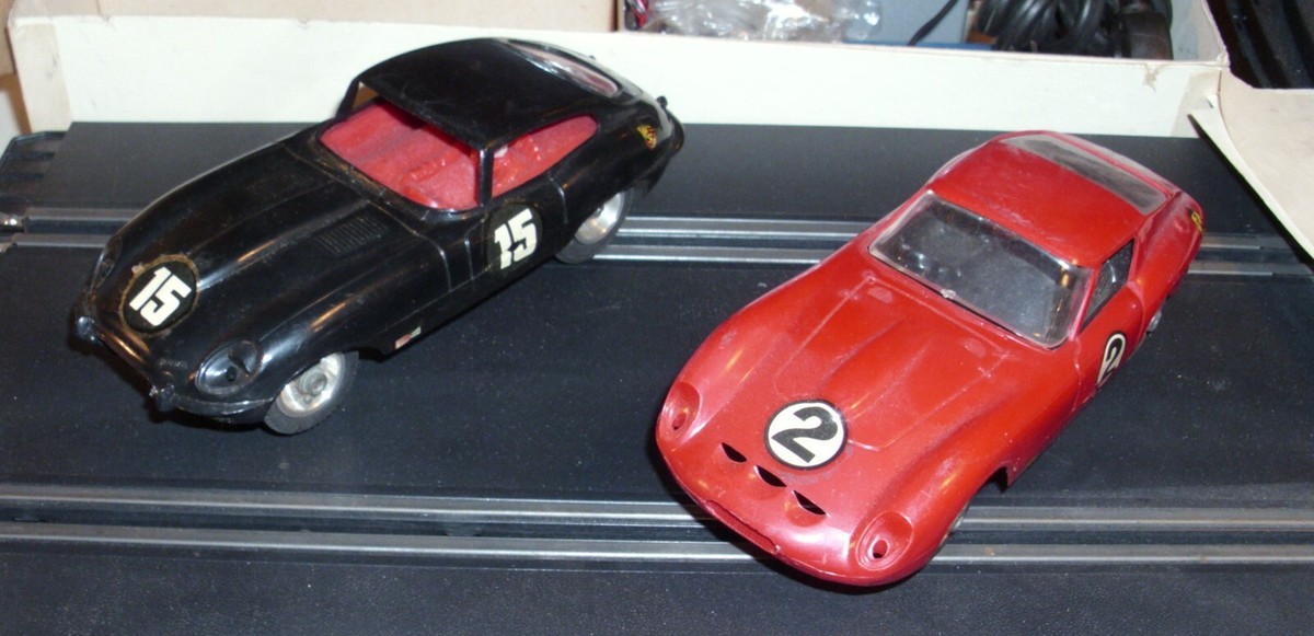 STROMBECKER BERLINETTA FERRARI & XKE JAGUAR COMPETITION SET 1/32