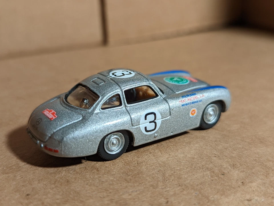 Coche de carreras Hongwell Mercedes-Benz 300SL ala de gaviota fundido a presión coche modelo de juguete #3 Foto 2 de 3