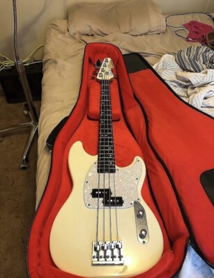Schecter Banshee 4 String Short Scaled Bass