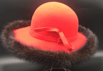 Vintage Bollman Excello Red 100% Wool Mr. John Jr. Woman display picture 1
