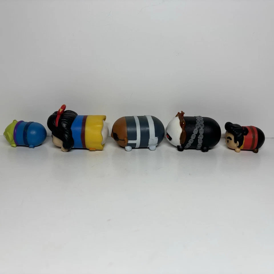 Lote de 5 figuras Disney Tsum Tsum Blancanieves Nick Furry Alien Kung Fu Panda Foto 2 de 4