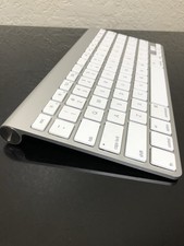 Apple A1314 Wireless Slim Keyboard Bluetooth Tested Working