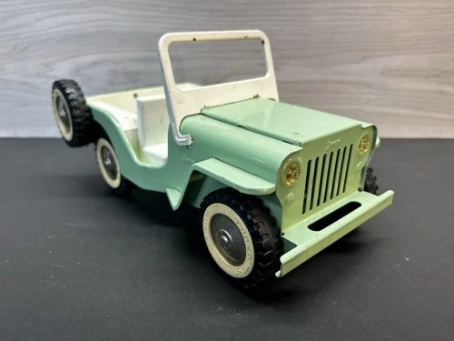 1963 Tonka Green Side Mount Jeep from 2140 Outdoor Living Set Nice Condition!