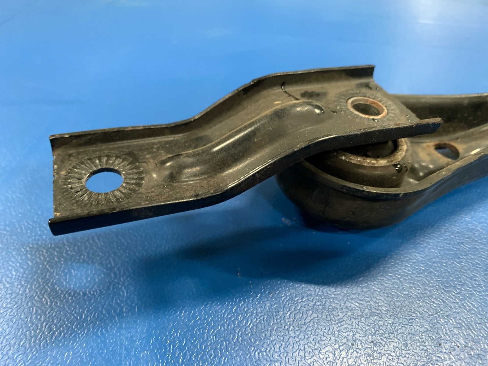VW GOLF MK7 Audi A3 8V BOTTOM ENGINE GEARBOX BRACKET MOUNT DOG 