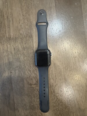 Apple Watch SE 40mm Space Gray Aluminum Case with Black Sport Band