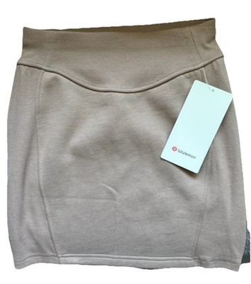 lululemon Scuba Mini Skirt Brown XS Regular Solid Fleece Pull-On Logo