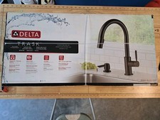 Delta Trask 19933-BLSD-DST Pull-Down Kitchen Faucet Black Stainless NEW