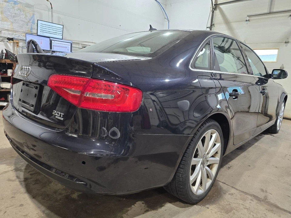 Puerta de llenado de combustible A4 AUDI 2013 644897 Foto 4 de 4