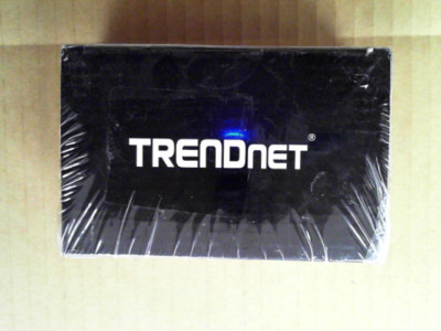 TRENDnet Gigabit PoE+ Repeater/Amplifier, TPE-E110, Extender