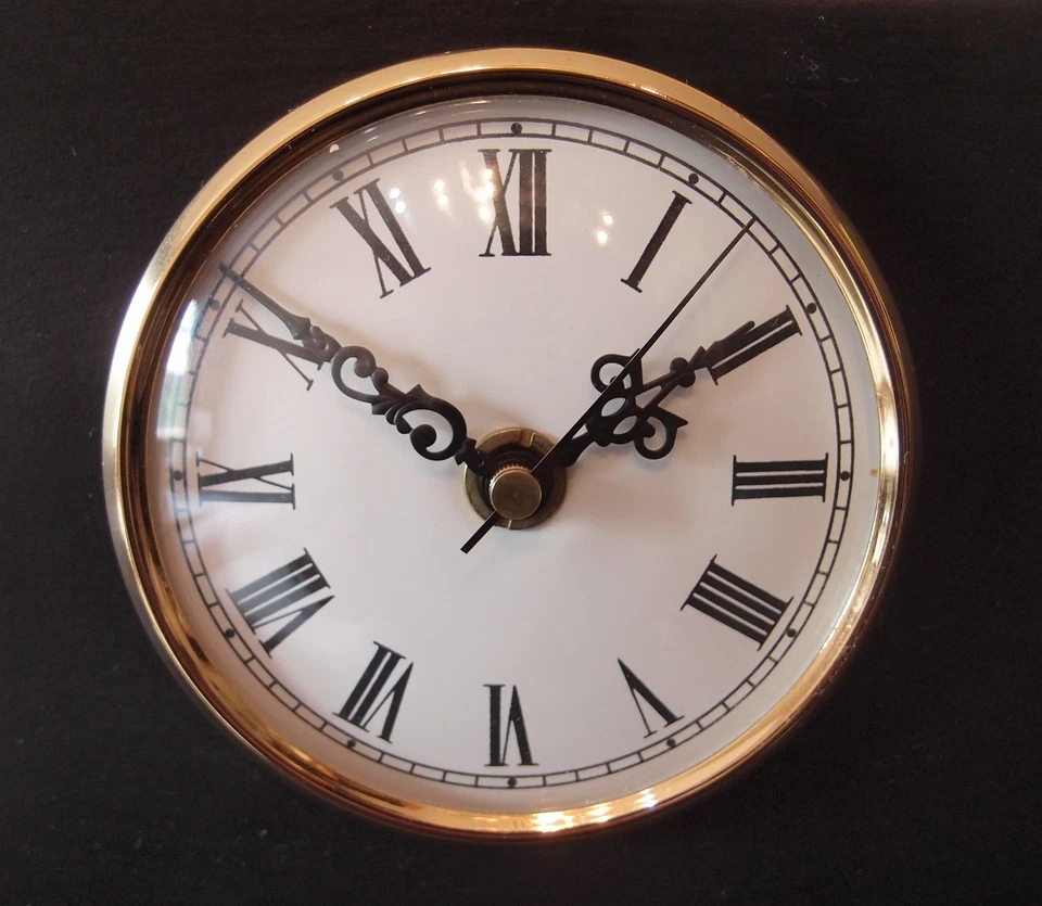 Reloj de sobremesa con figura - Imagen 3 de 4