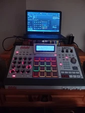 AKAI professional MPC RENAISSANCE Music Production Controller Sampler Sequencer