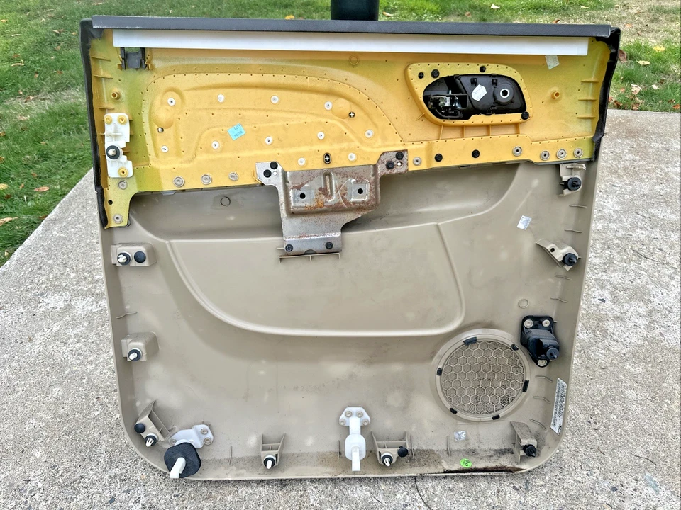 07 08 09 10 11 12 13 14 YUKON DENALI XL lado derecho panel de puerta trasera bronceado cacao OEM Foto 3 de 4