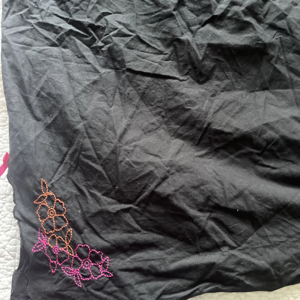 Top de dormir Betsey Johnson Intimates con un frente floral talla M Foto 3 de 4