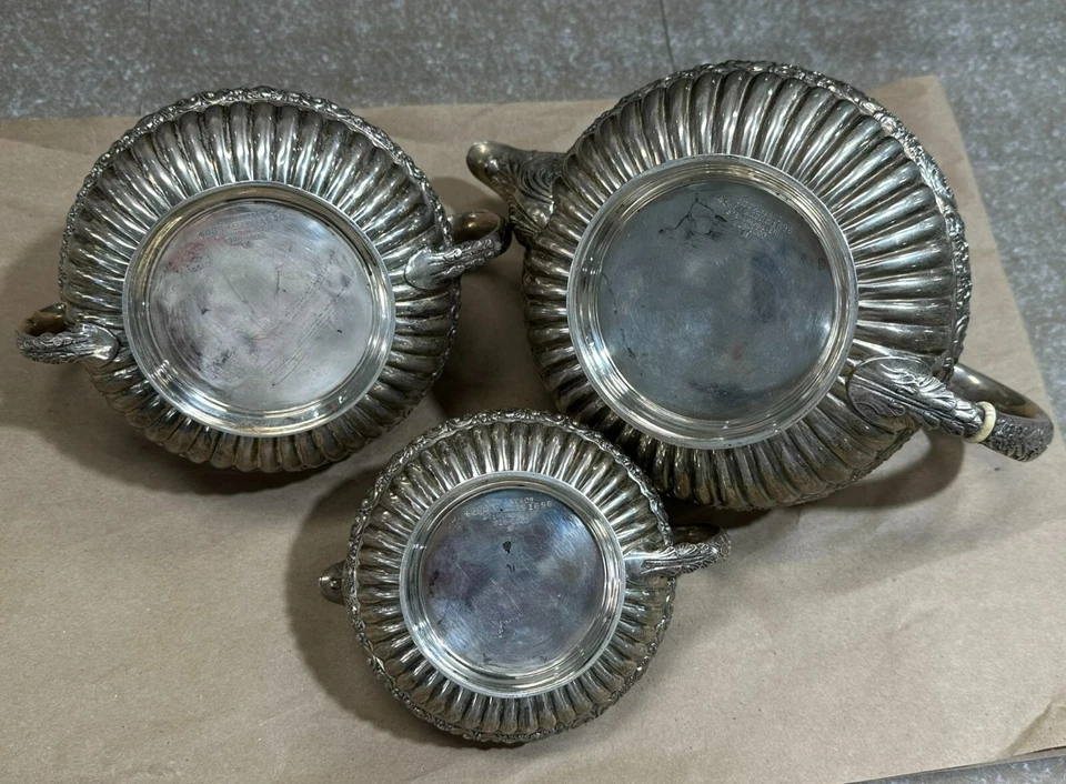 Juego de tetera crema azucarero de plata esterlina Tiffany & Co. Makers patrón 4686 Foto 3 de 4