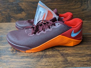 nike metcon maroon