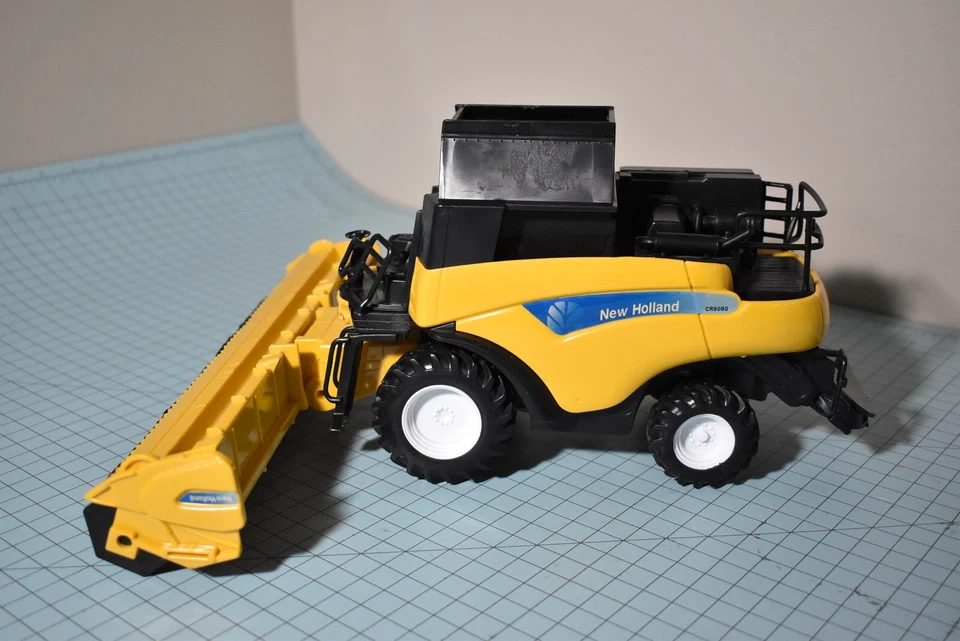 NewRay 5763 New Holland CR9090 For Parts or Repair - Image 3 of 4