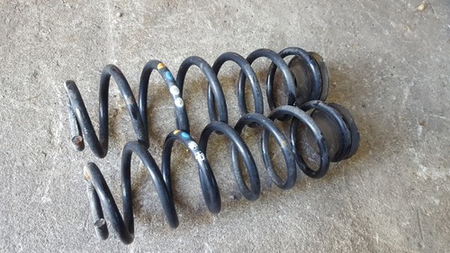 Audi A1 8X 2011 Fahrwerksfeder Feder Federn Satz  Hinterachse  TDI  3-Türer !!!