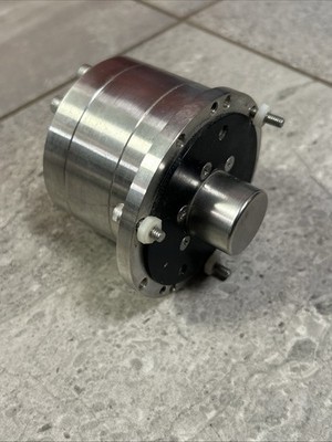 Tuthill  magnetically  gear pump  TXS7.9PPPV3WN00000 08/12  NEW